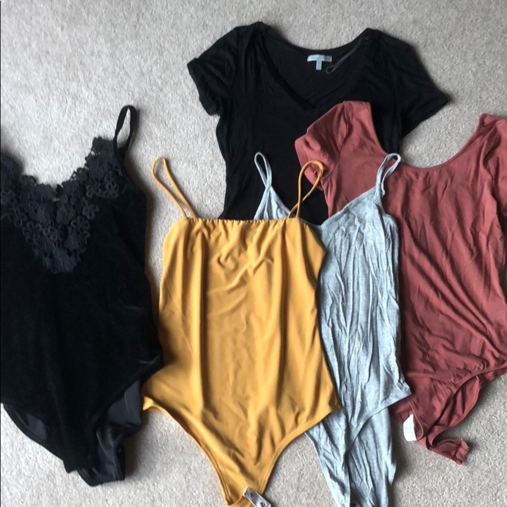 set of 5 simple body suits